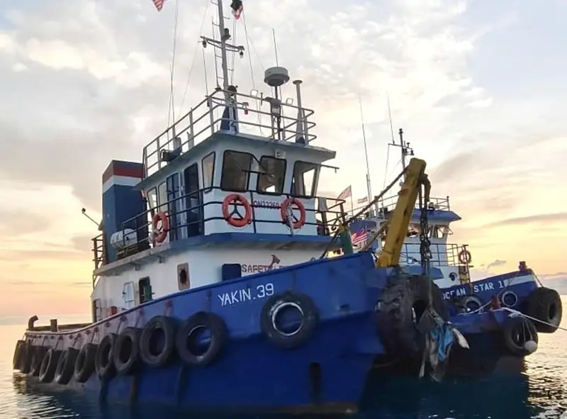 Yakin 39, tug boat